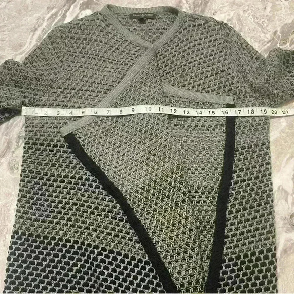Banana Republic Grey and Black open cardigan Size XS 10% Wool Outdoor Winter - Picture 4 of 7